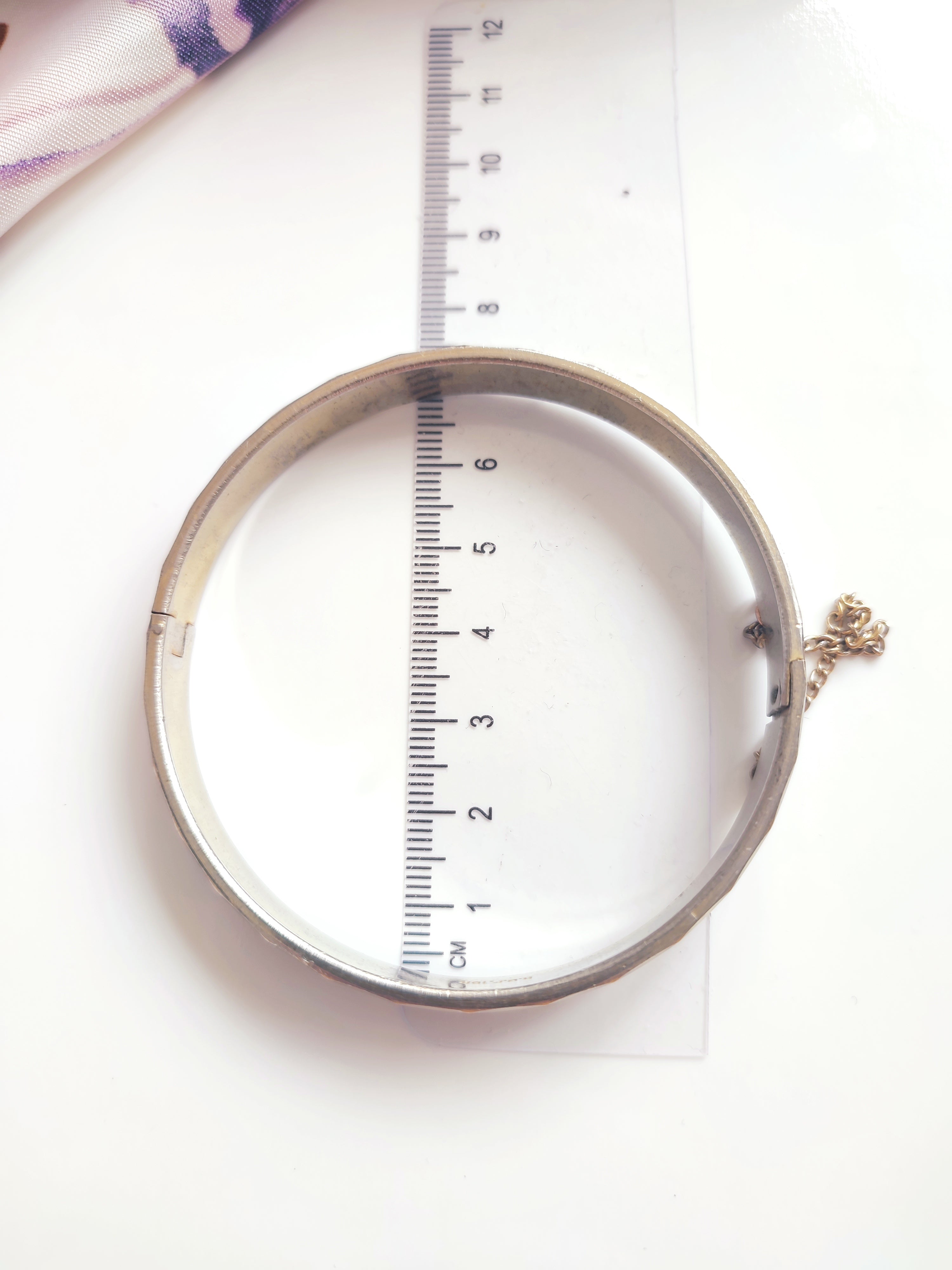 Vintage rolled gold 18k bangle bracelet diamond patterned