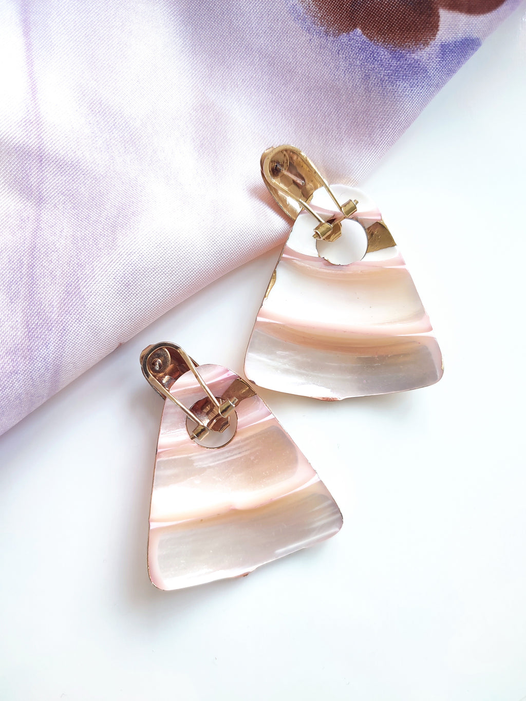 Pink and gold mother of pearl vintage earrings