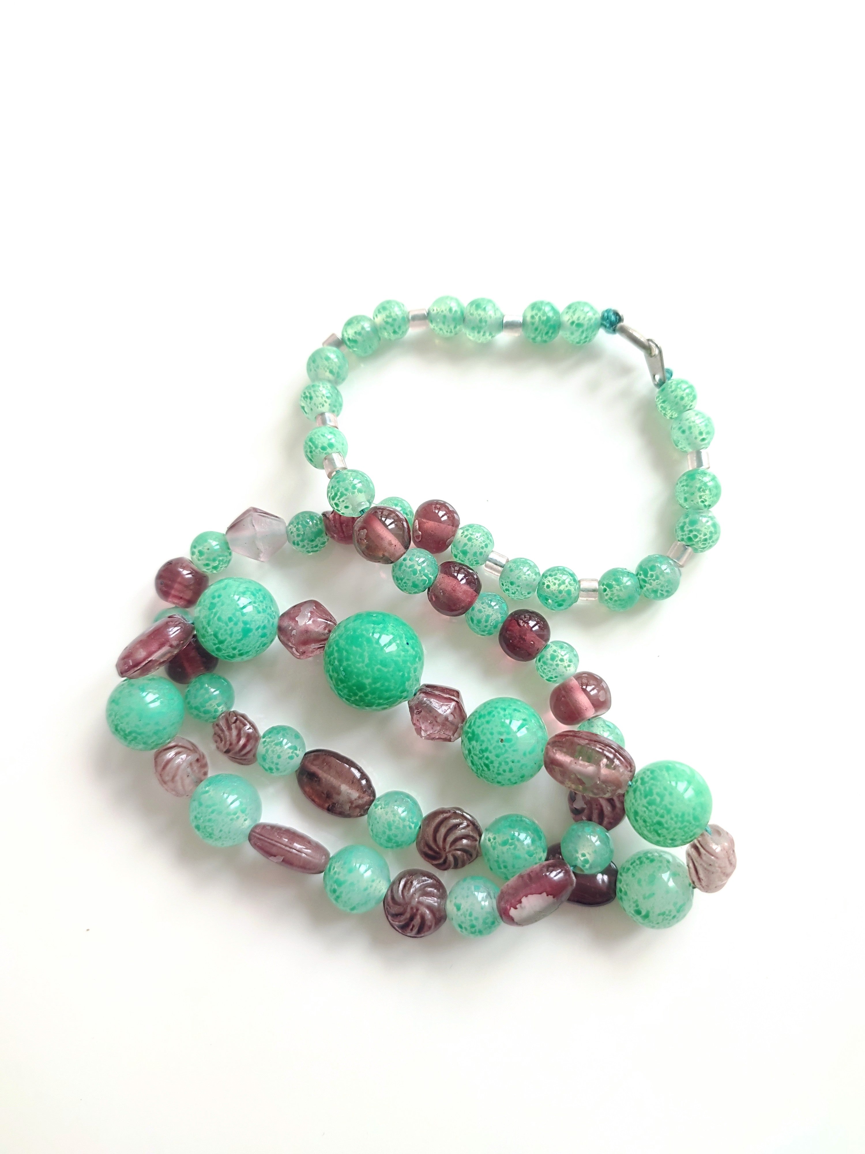 Vintage glass bead necklace jade colours