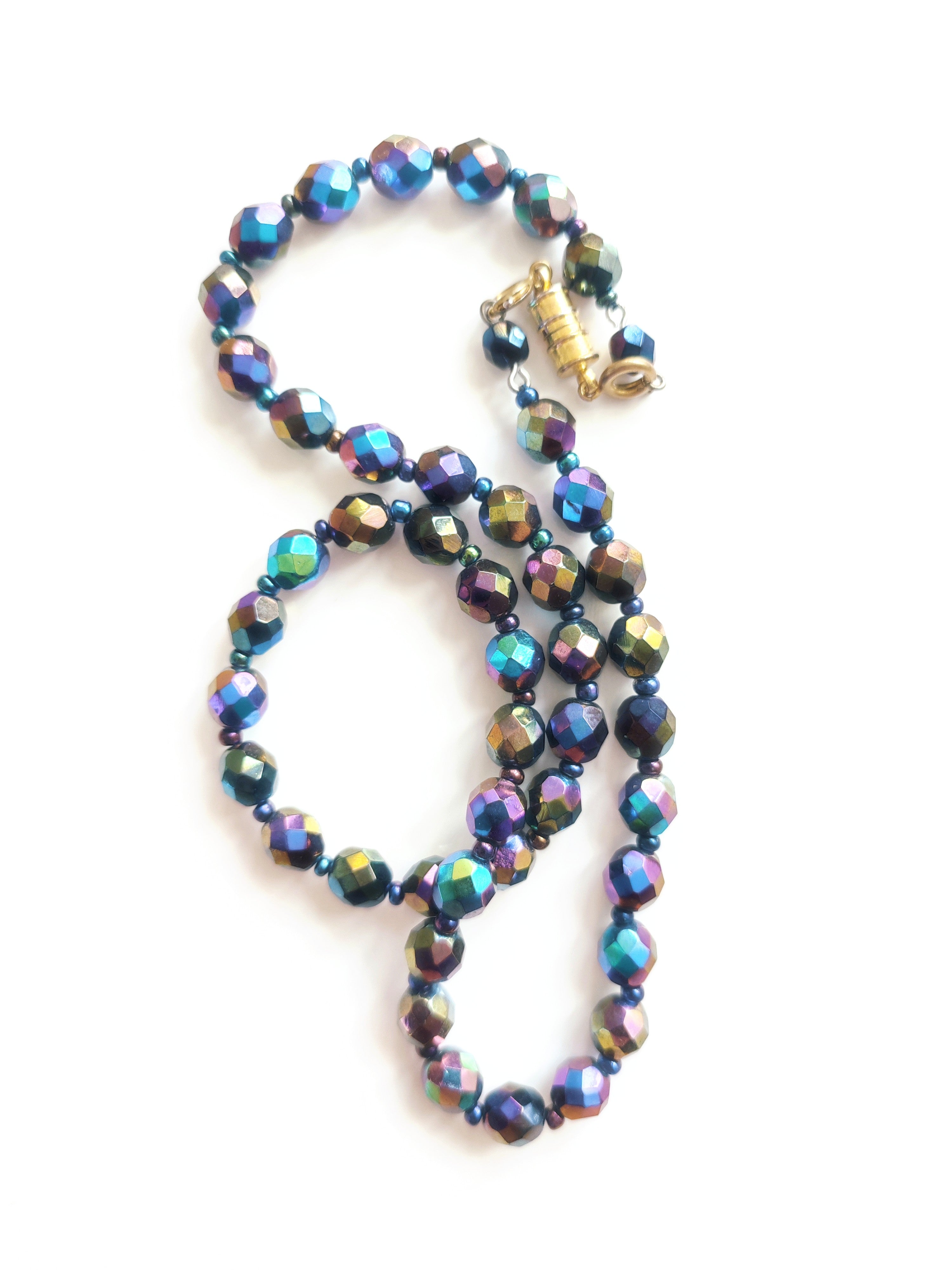 Aurora borealis rainbow vintage necklace