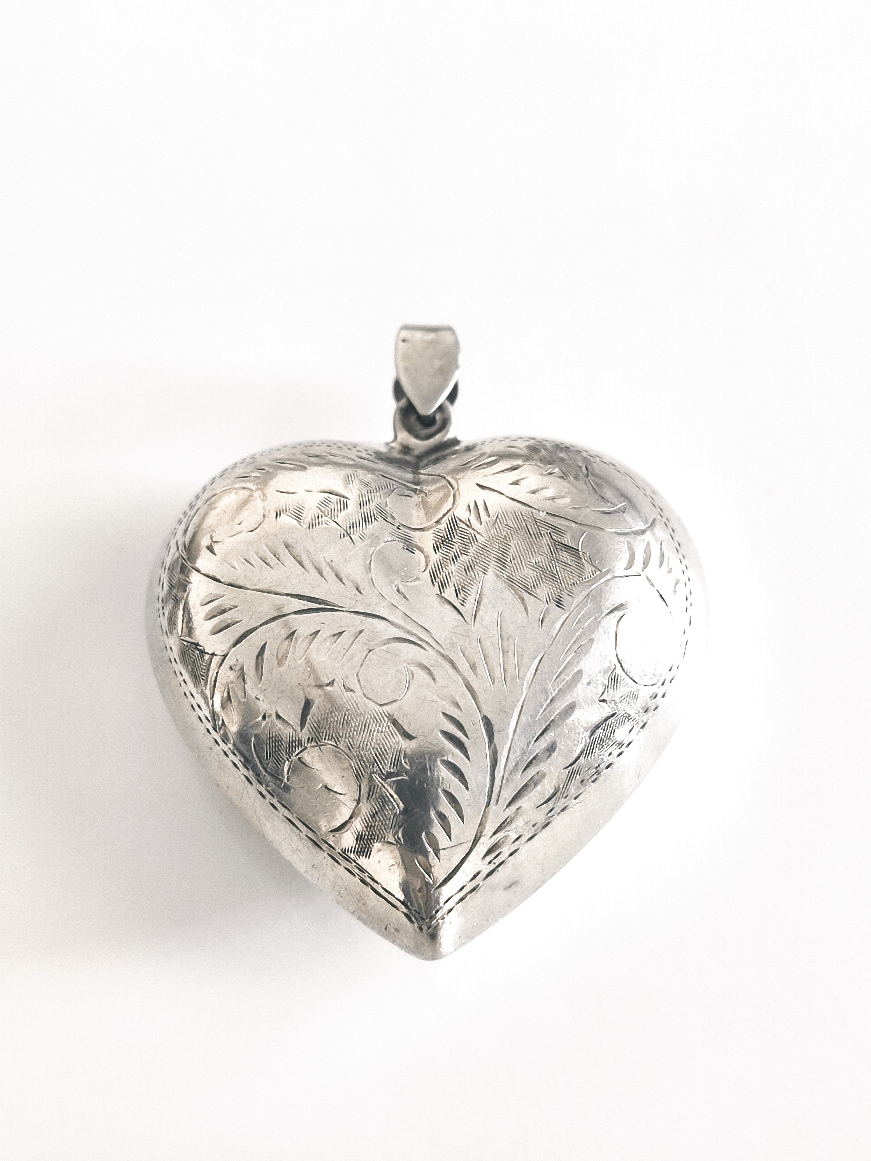 Large silver puffy heart pendant