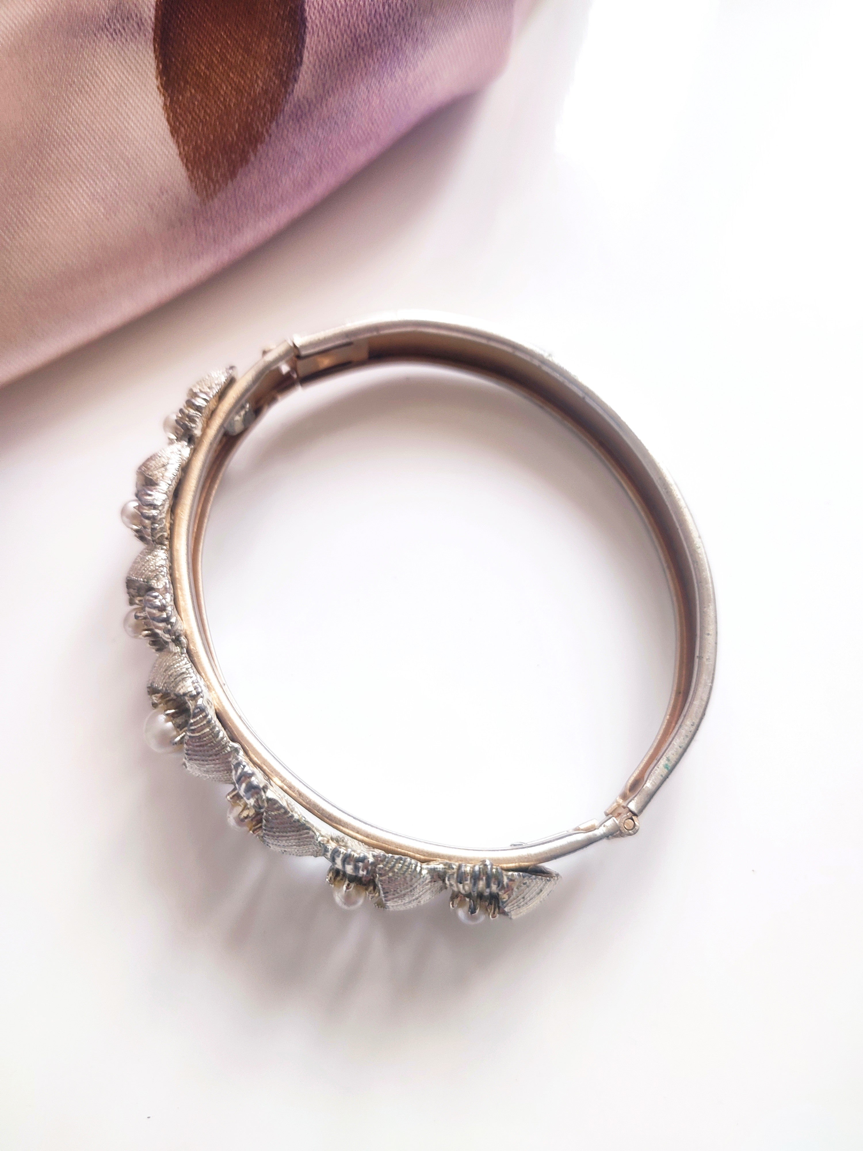 Vintage bangle bracelet with faux pearls Trifari style