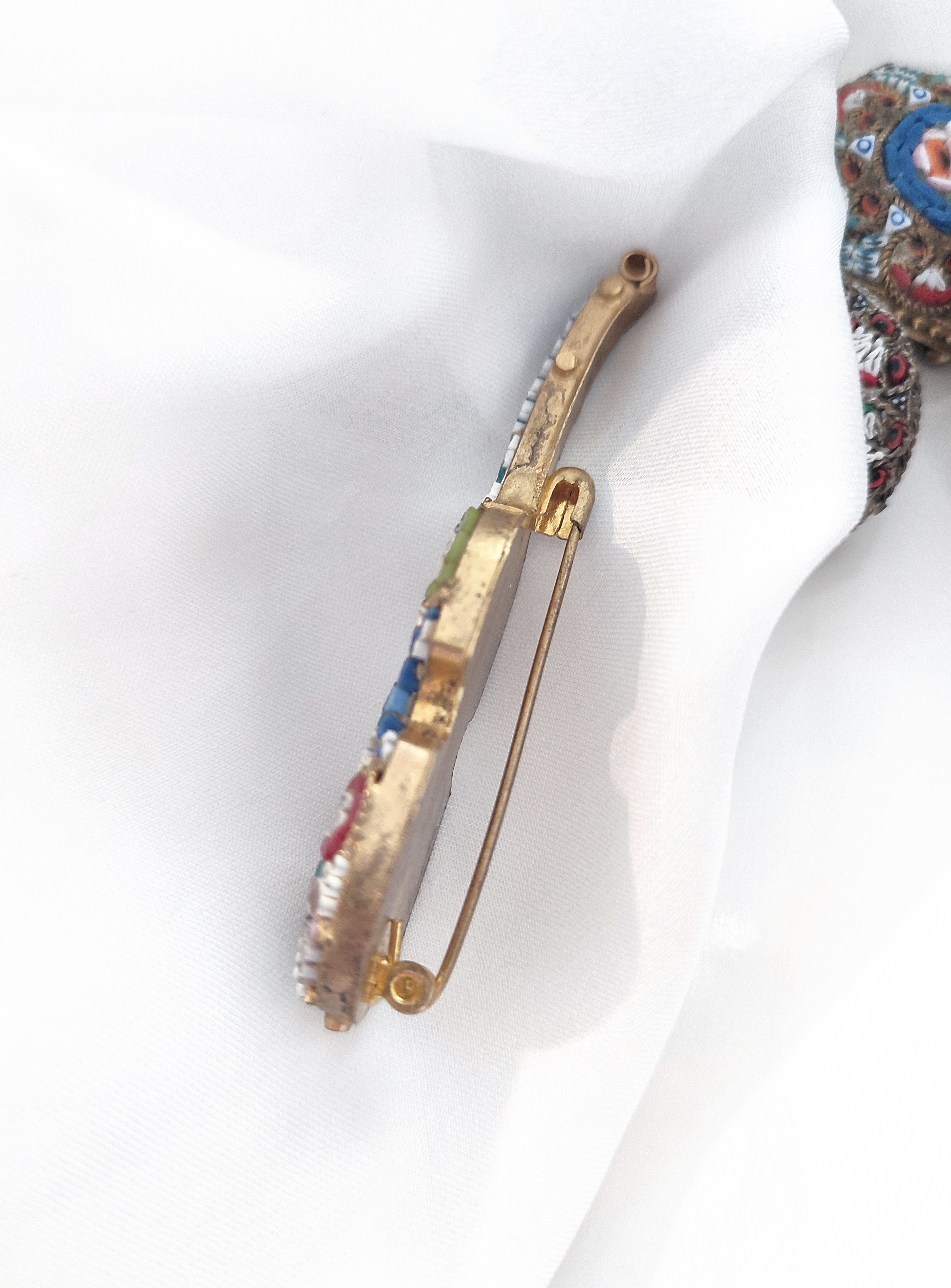 Micro mosaic millefiori vintage guitar brooch Italy