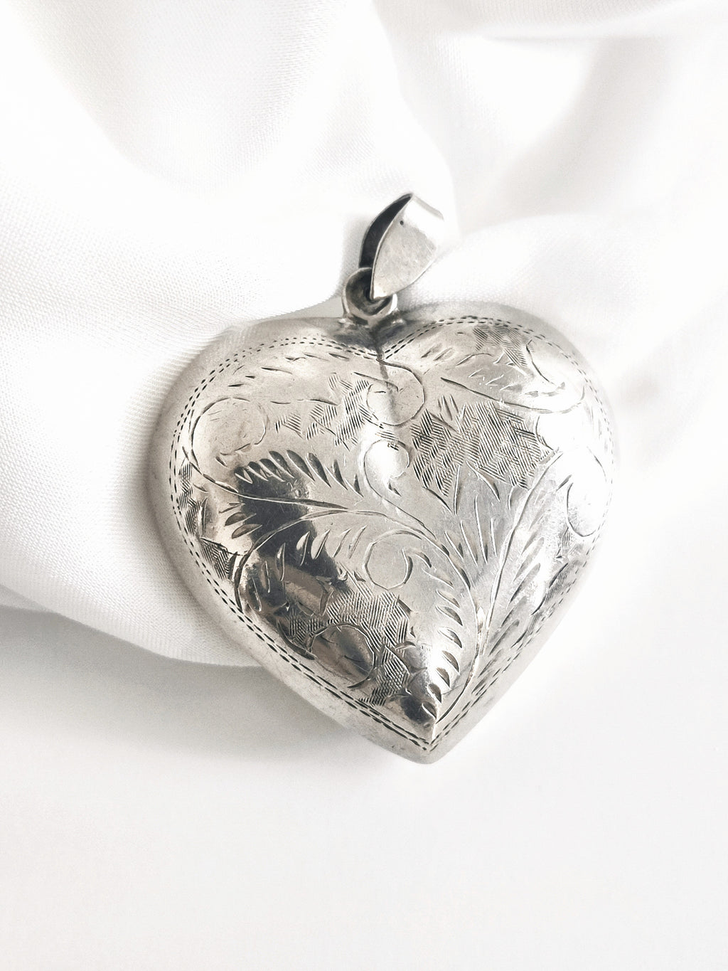Large silver puffy heart pendant