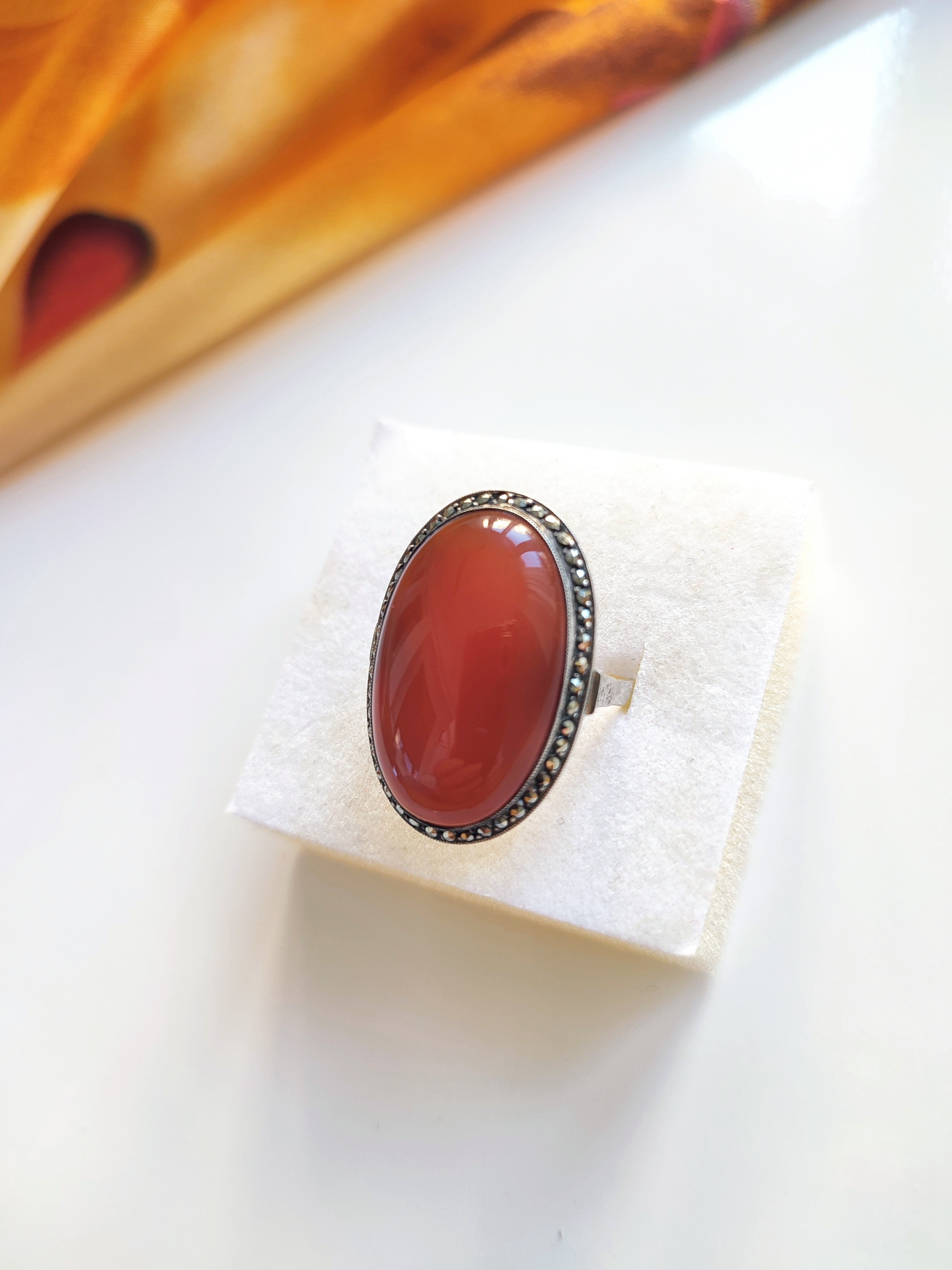 Vintage Silver dress ring with large Carnet