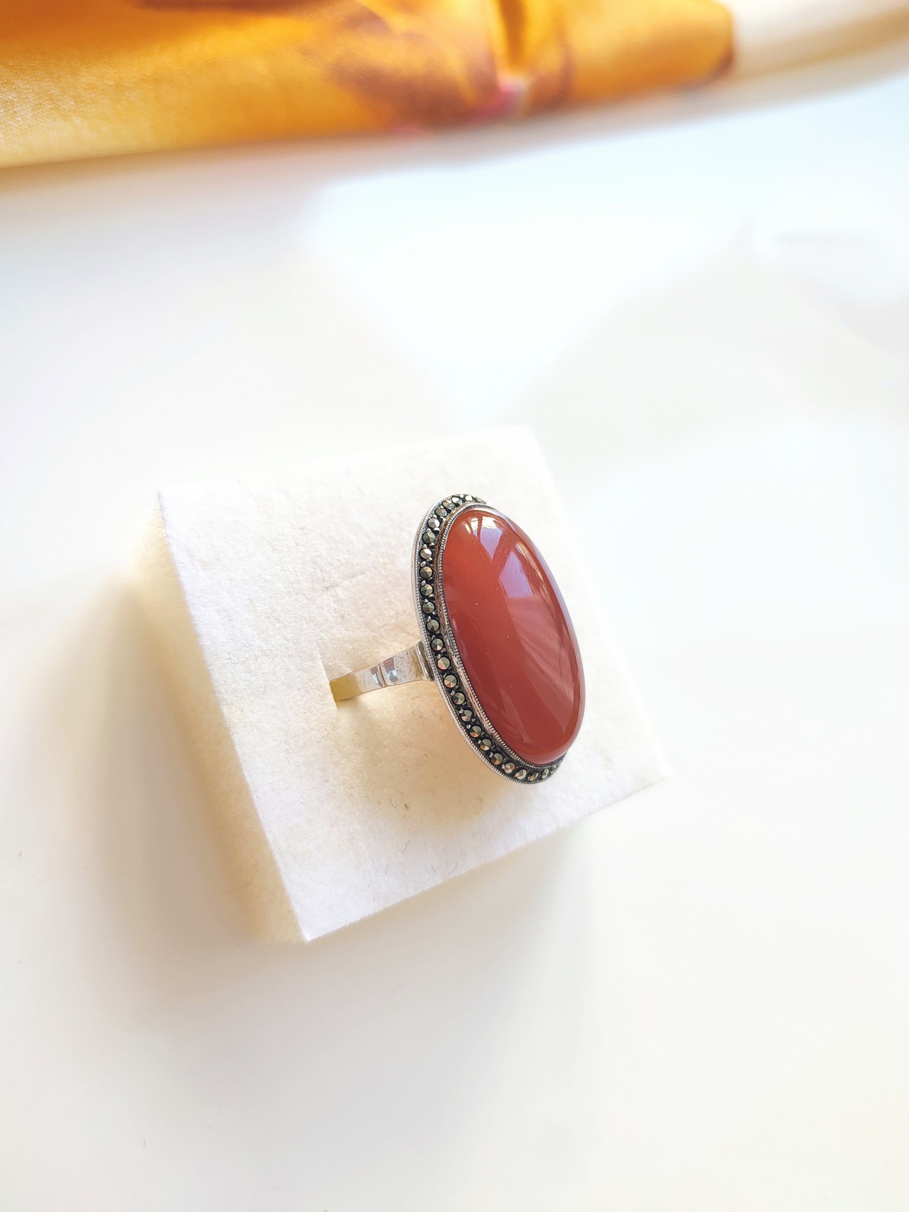 Vintage Silver dress ring with large Carnet