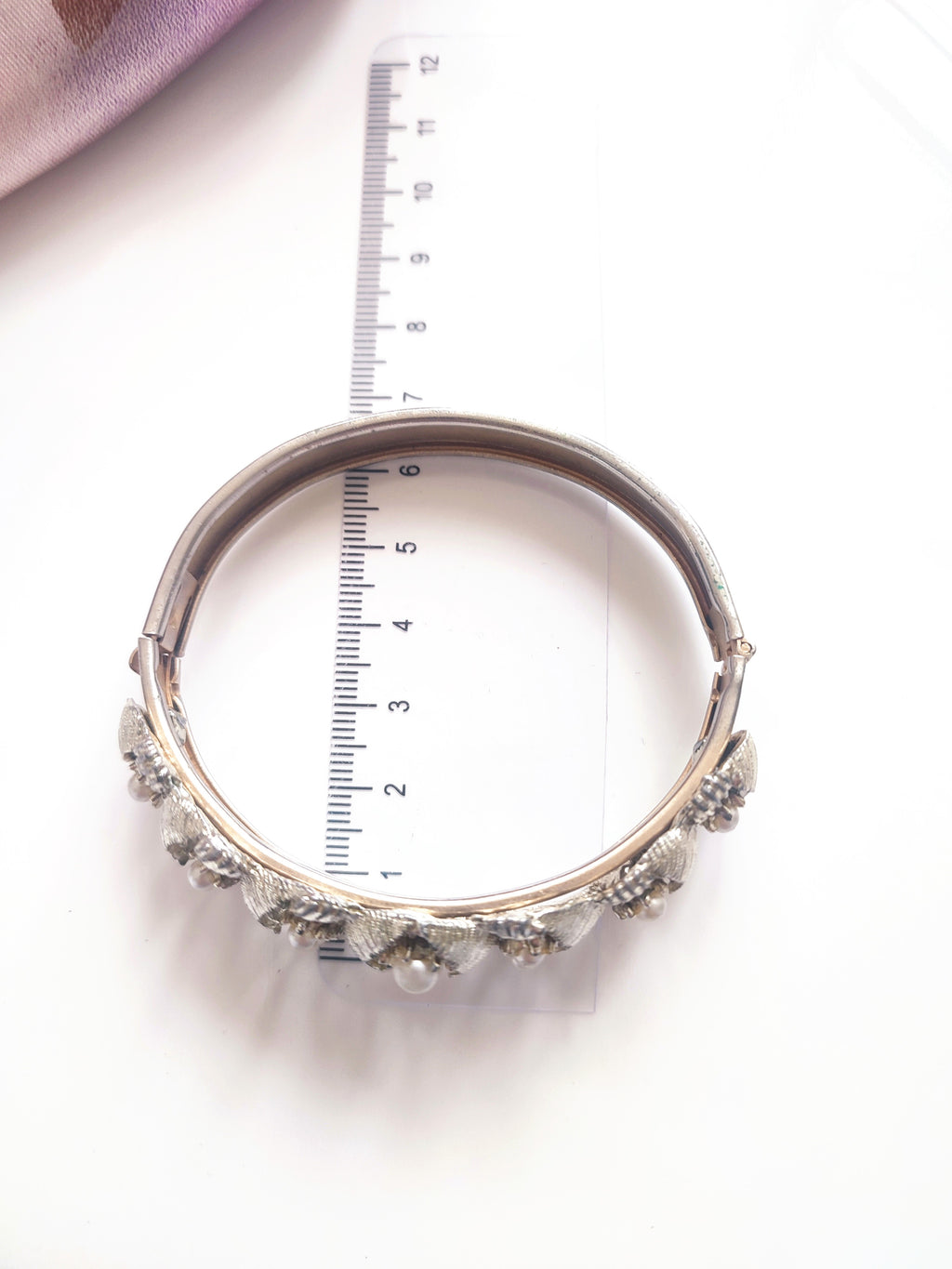 Vintage bangle bracelet with faux pearls Trifari style