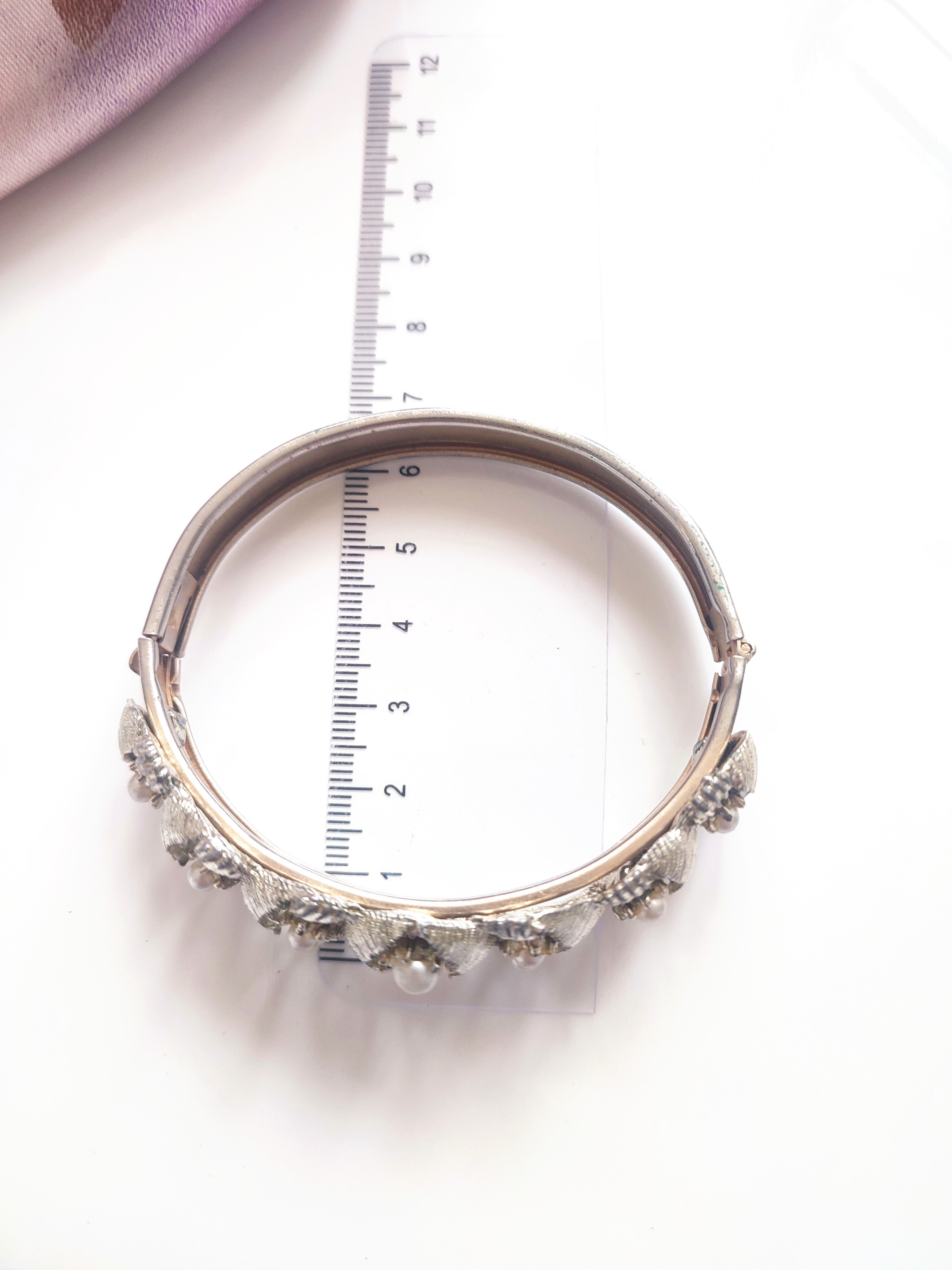 Vintage bangle bracelet with faux pearls Trifari style