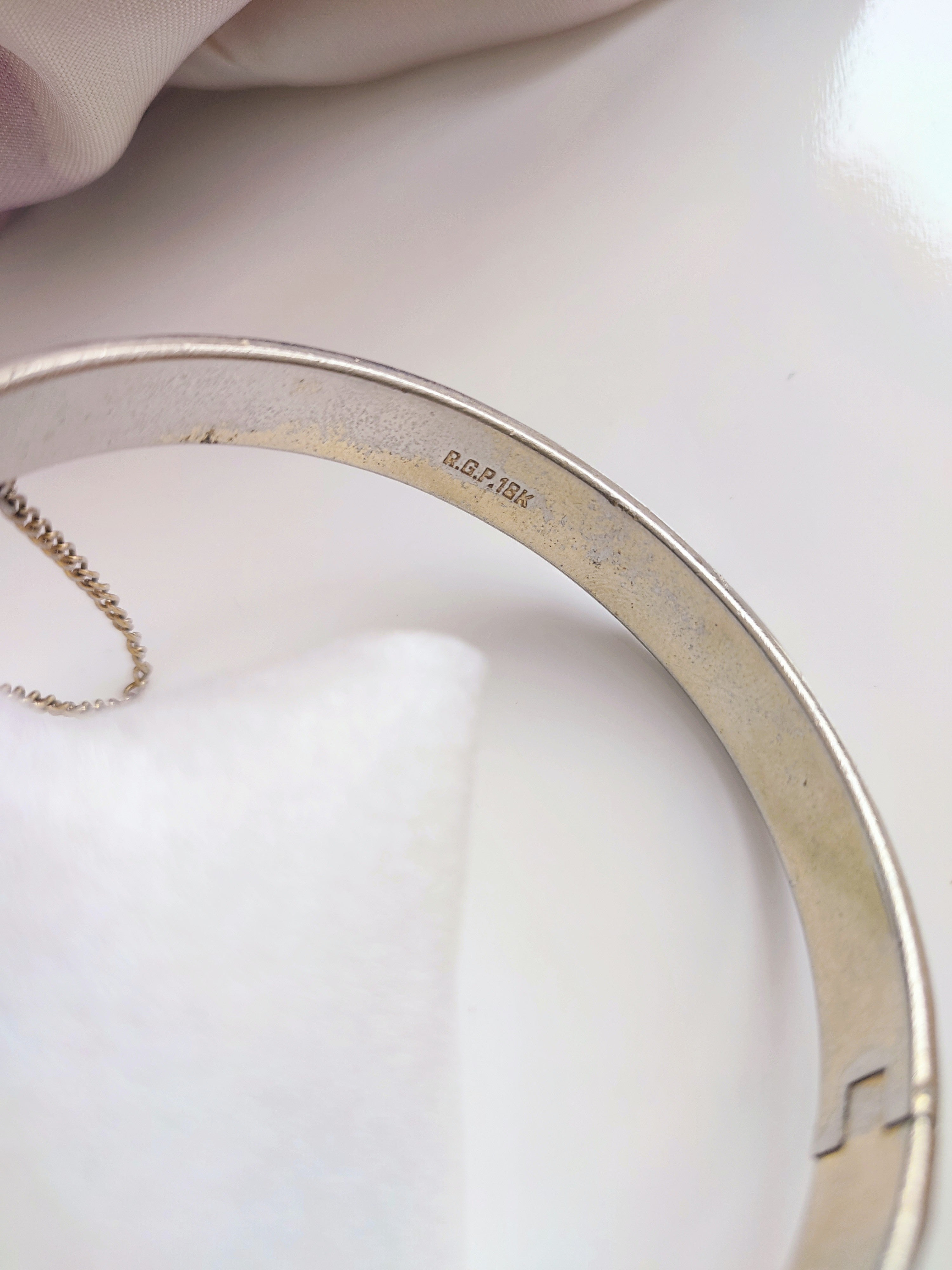 Vintage rolled gold 18k bangle bracelet diamond patterned