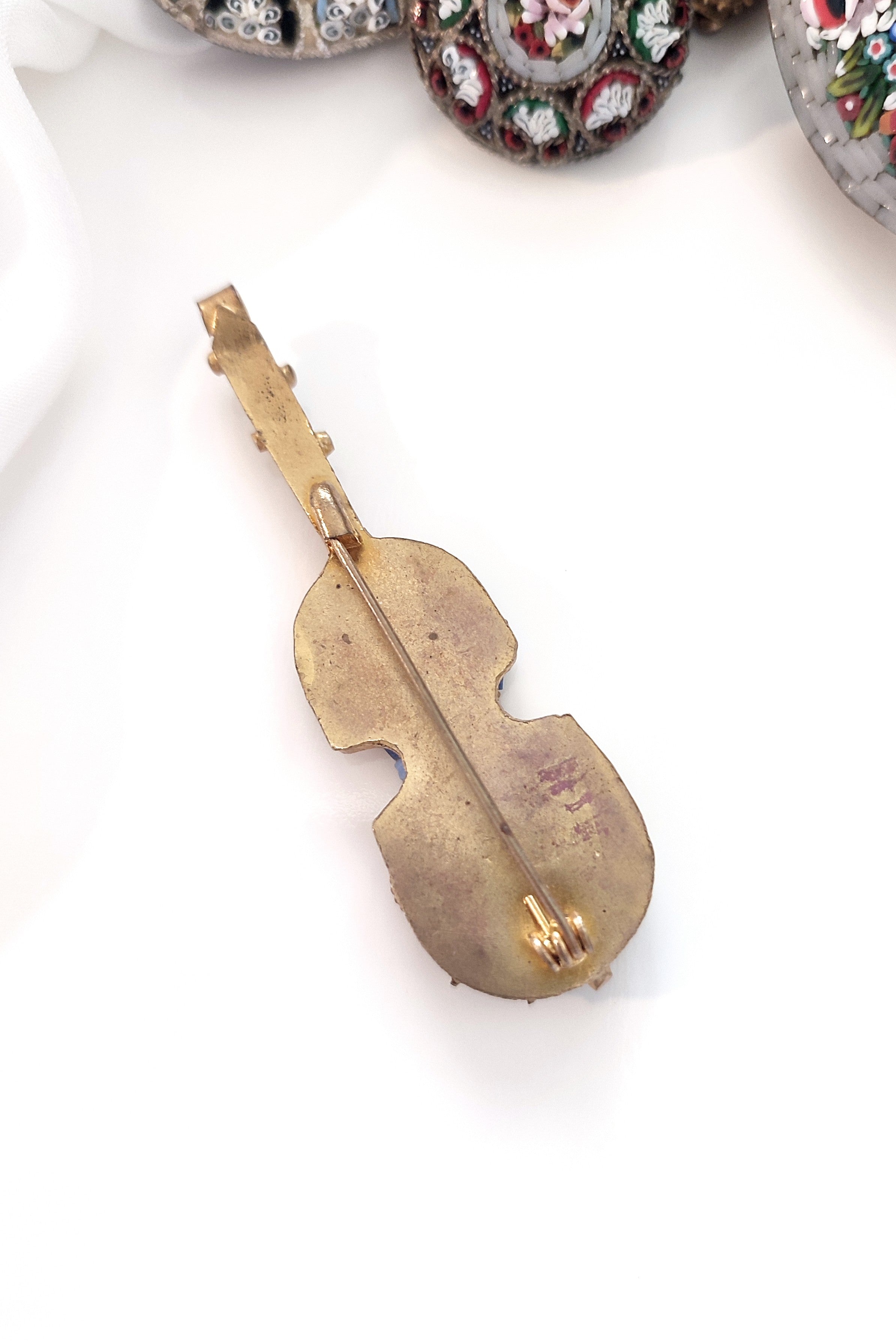 Micro mosaic millefiori vintage guitar brooch Italy