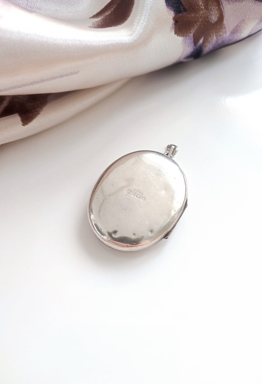 Vintage silver photo locket Birmingham Swan 1979