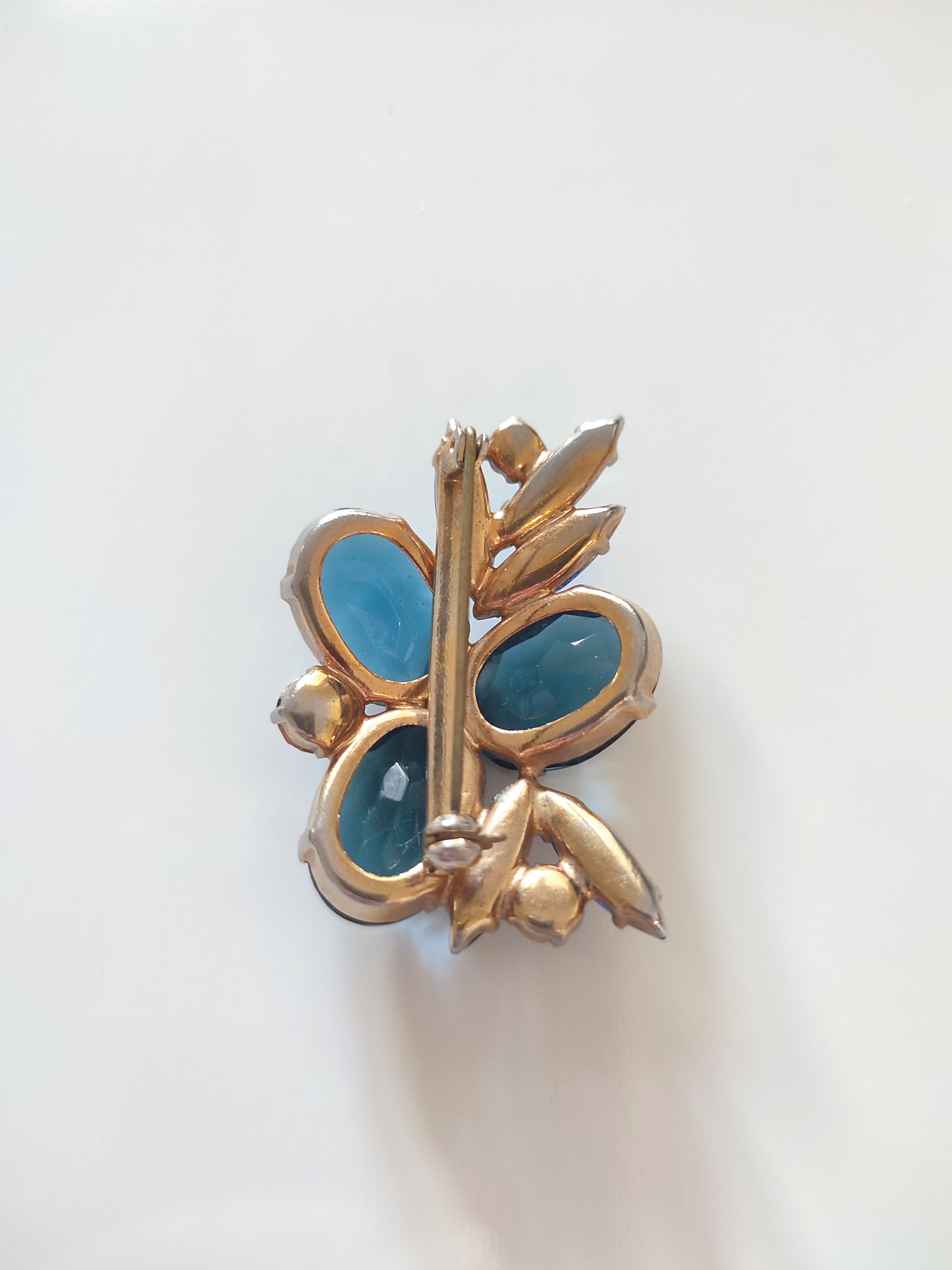 Blue rhinestone vintage brooch